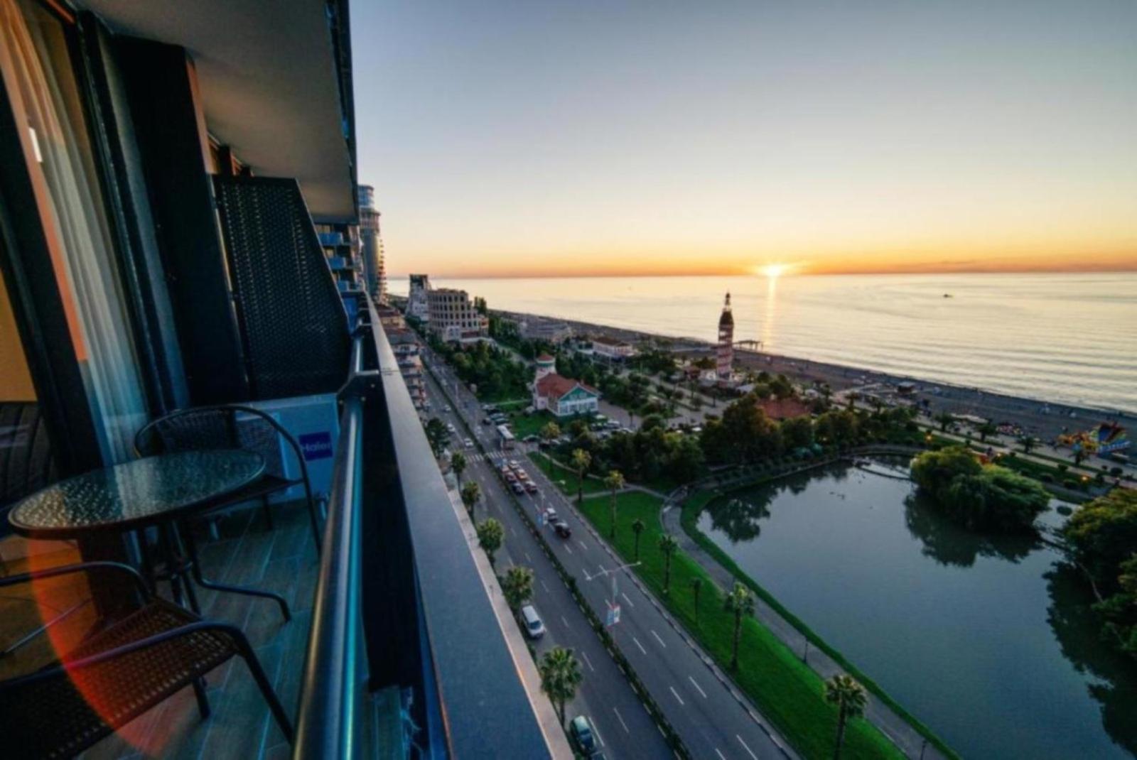 Orbi City Panoramic View Батумі Екстер'єр фото